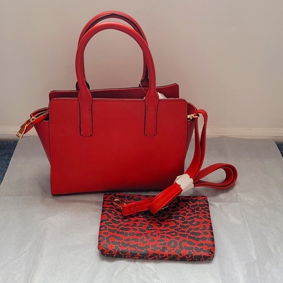 BRAND NEW CROSSBODY - Picture 5 of 6